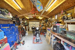 Large garage/workshop- click for photo gallery